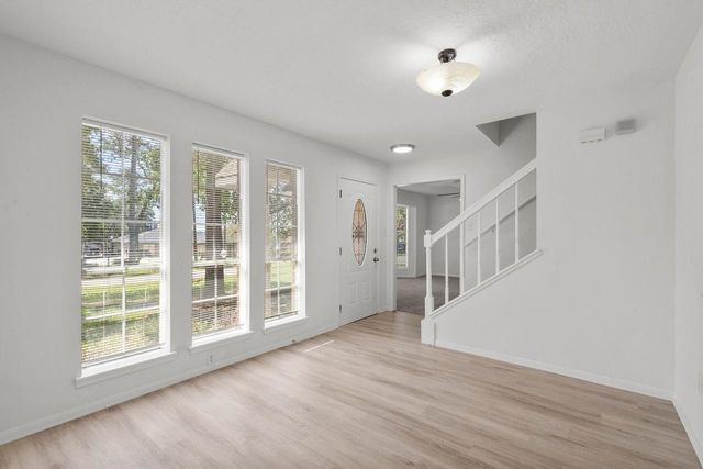 2102 Silver Moon Trail, Crosby, TX 77532