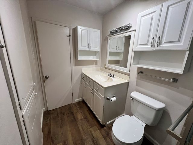 600 Lake Drive, Lake Dallas, TX 75065