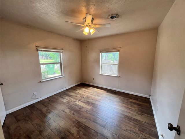 600 Lake Drive, Lake Dallas, TX 75065