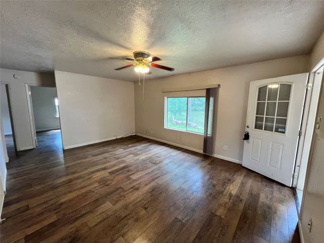 600 Lake Drive, Lake Dallas, TX 75065
