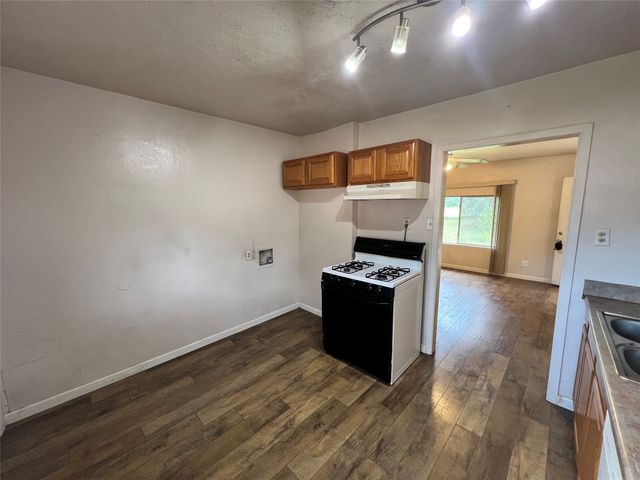 600 Lake Drive, Lake Dallas, TX 75065