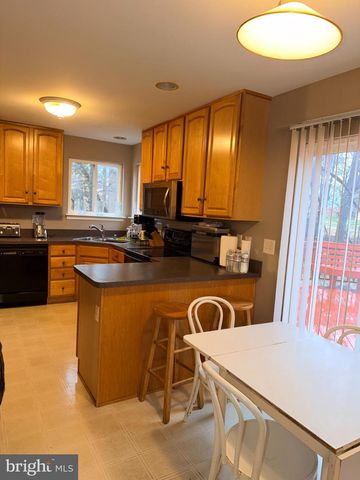 2218 MARSH RD, Wilmington, DE 19810