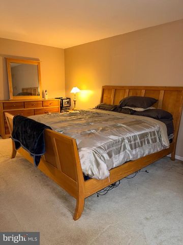 2218 MARSH RD, Wilmington, DE 19810