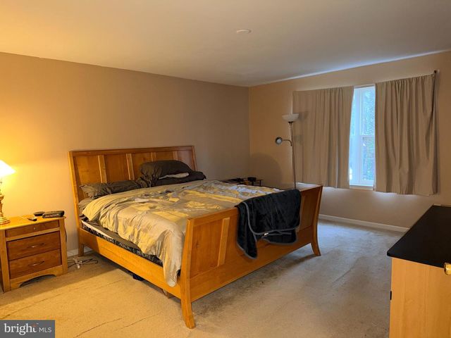 2218 MARSH RD, Wilmington, DE 19810