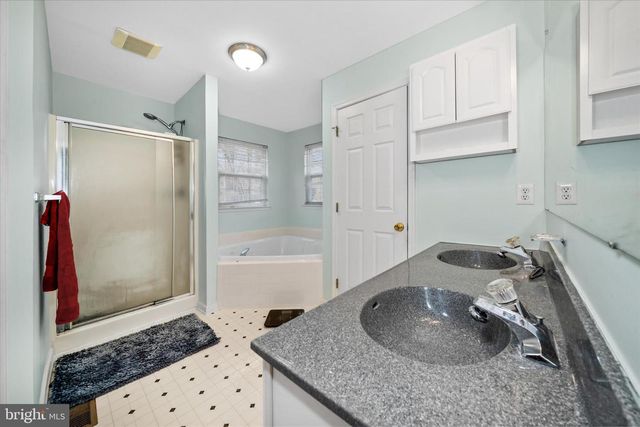 2218 MARSH RD, Wilmington, DE 19810