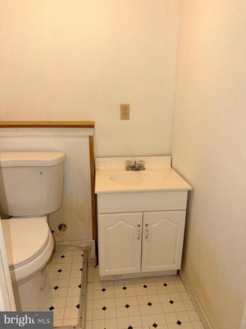 2218 MARSH RD, Wilmington, DE 19810