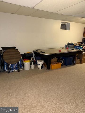 2218 MARSH RD, Wilmington, DE 19810