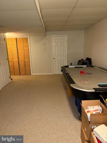 2218 MARSH RD, Wilmington, DE 19810