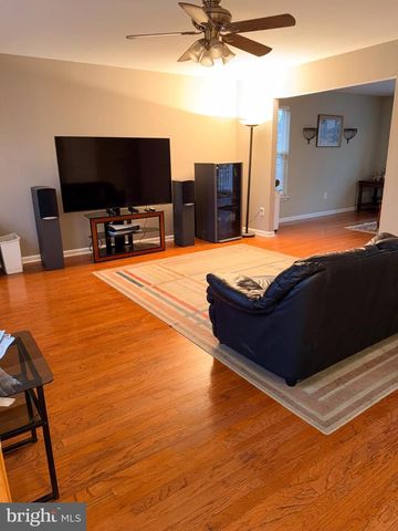 2218 MARSH RD, Wilmington, DE 19810