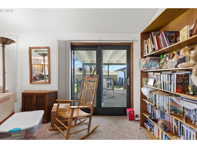 1375 Nw KEASEY St, Roseburg, OR 97471