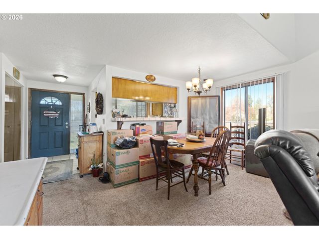 1375 Nw KEASEY St, Roseburg, OR 97471