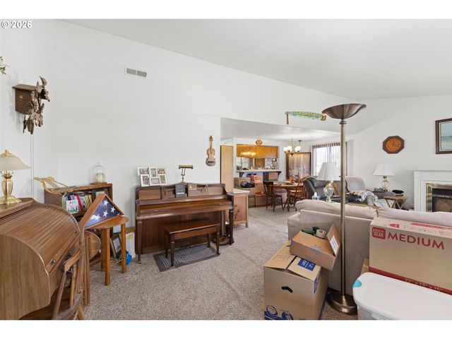 1375 Nw KEASEY St, Roseburg, OR 97471