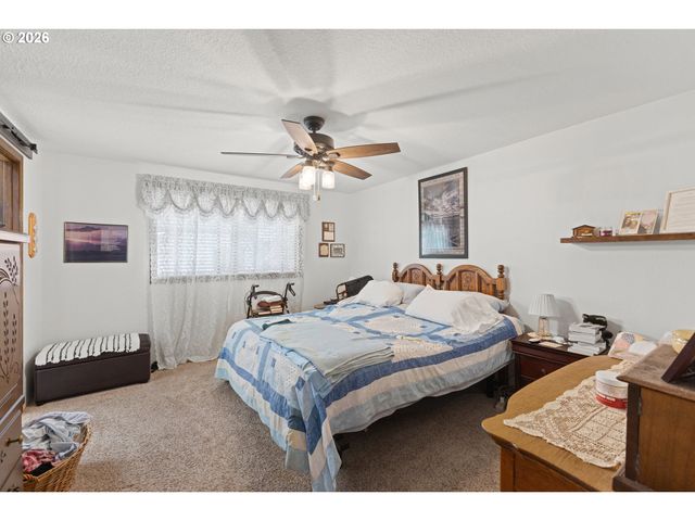 1375 Nw KEASEY St, Roseburg, OR 97471