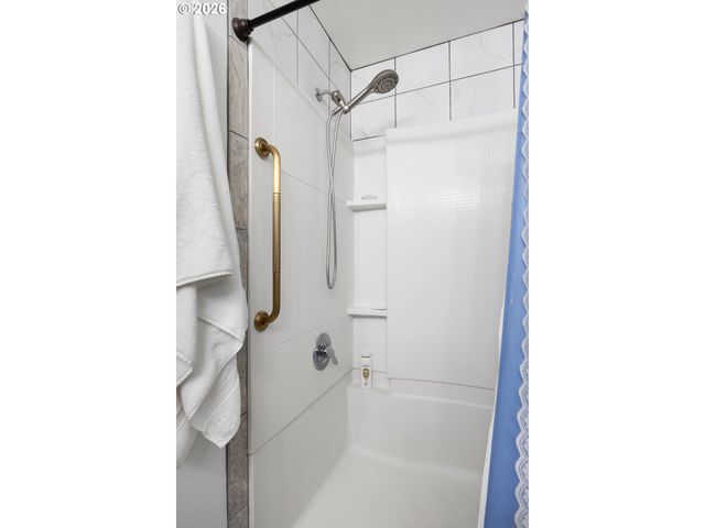 1375 Nw KEASEY St, Roseburg, OR 97471