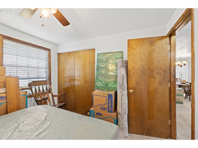 1375 Nw KEASEY St, Roseburg, OR 97471