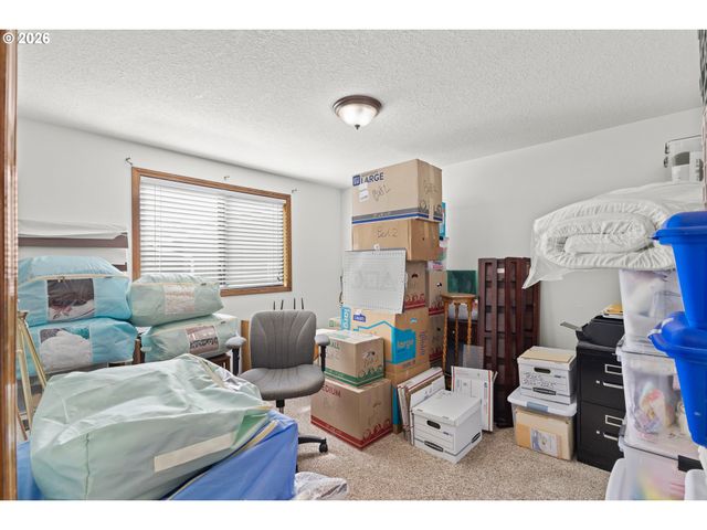 1375 Nw KEASEY St, Roseburg, OR 97471