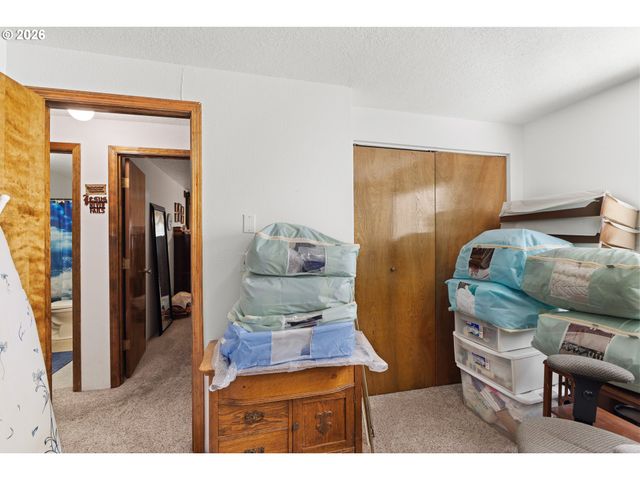 1375 Nw KEASEY St, Roseburg, OR 97471