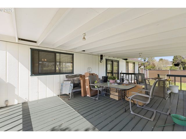 1375 Nw KEASEY St, Roseburg, OR 97471