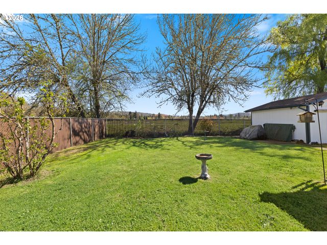 1375 Nw KEASEY St, Roseburg, OR 97471