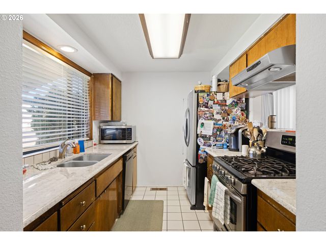 1375 Nw KEASEY St, Roseburg, OR 97471