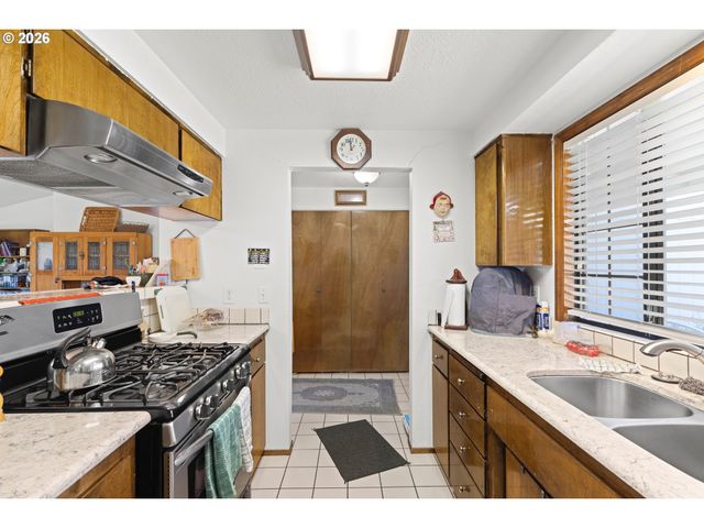 1375 Nw KEASEY St, Roseburg, OR 97471