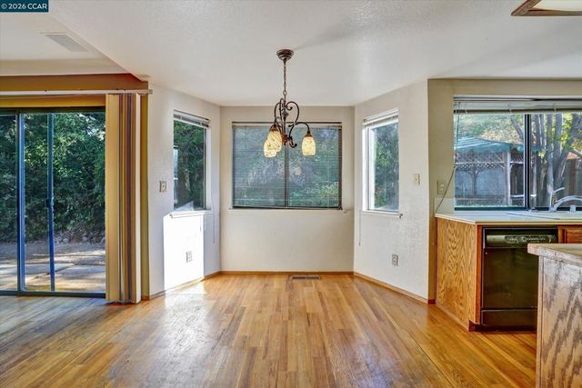 5 Chadbourne Dr, Danville, CA 94506