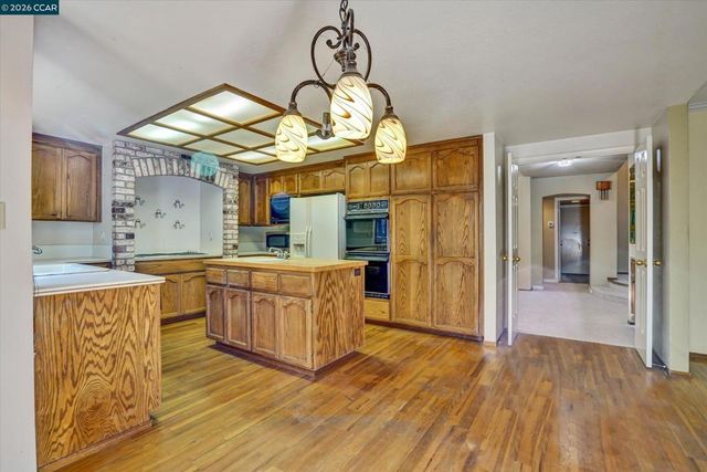 5 Chadbourne Dr, Danville, CA 94506