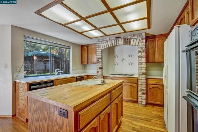 5 Chadbourne Dr, Danville, CA 94506
