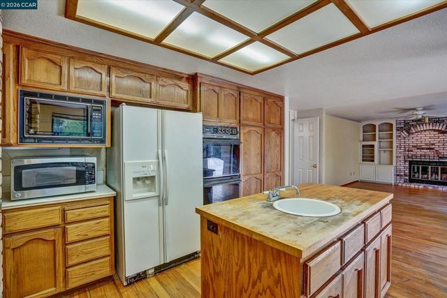 5 Chadbourne Dr, Danville, CA 94506