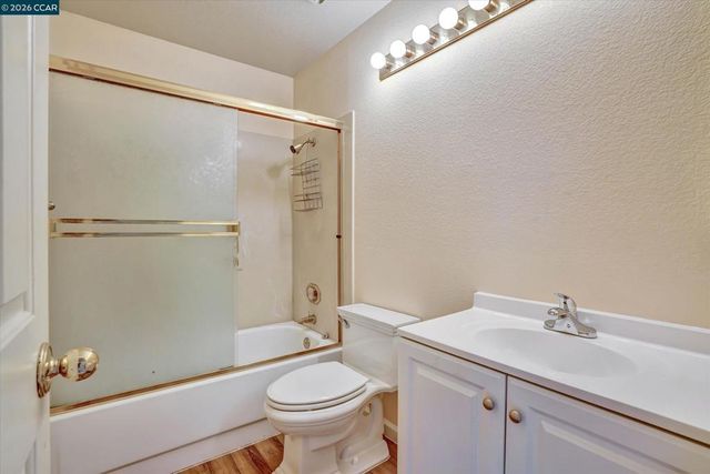 5 Chadbourne Dr, Danville, CA 94506
