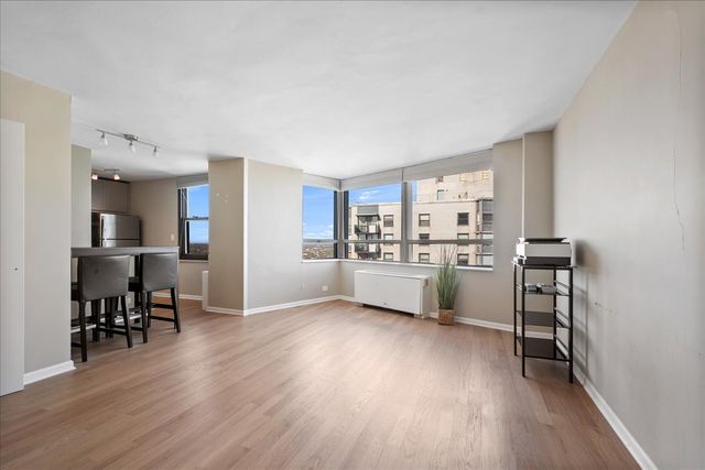 5701 N Sheridan Road 29N, Chicago, IL 60660