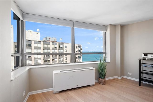 5701 N Sheridan Road 29N, Chicago, IL 60660