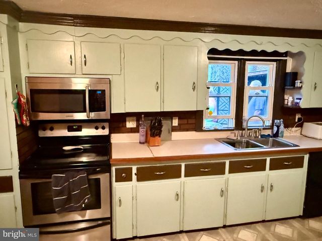 111 FURNACE ST, Lebanon, PA 17042