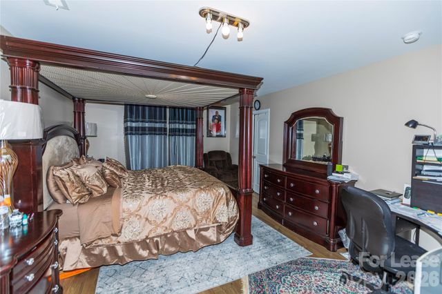 2922 Deep Cove Drive NW, Concord, NC 28027