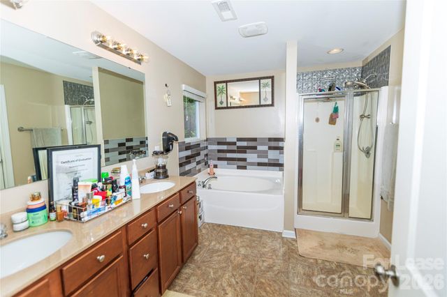 2922 Deep Cove Drive NW, Concord, NC 28027