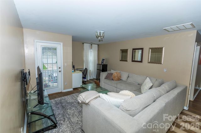 2922 Deep Cove Drive NW, Concord, NC 28027