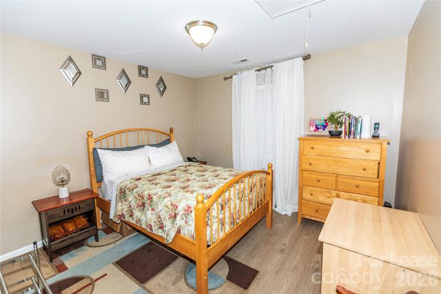 2922 Deep Cove Drive NW, Concord, NC 28027