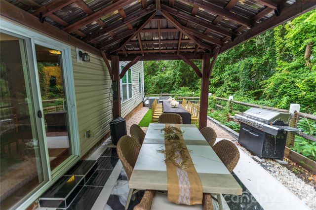 2922 Deep Cove Drive NW, Concord, NC 28027