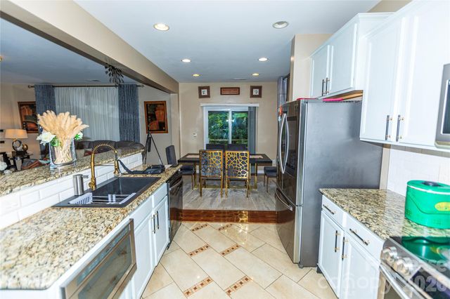 2922 Deep Cove Drive NW, Concord, NC 28027