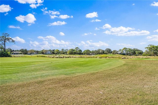 747 Hampton Woods Lane SW, Vero Beach, FL 32962
