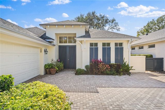 747 Hampton Woods Lane SW, Vero Beach, FL 32962