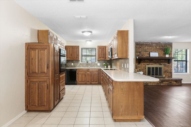 322 Juanita Avenue, Wills Point, TX 75169