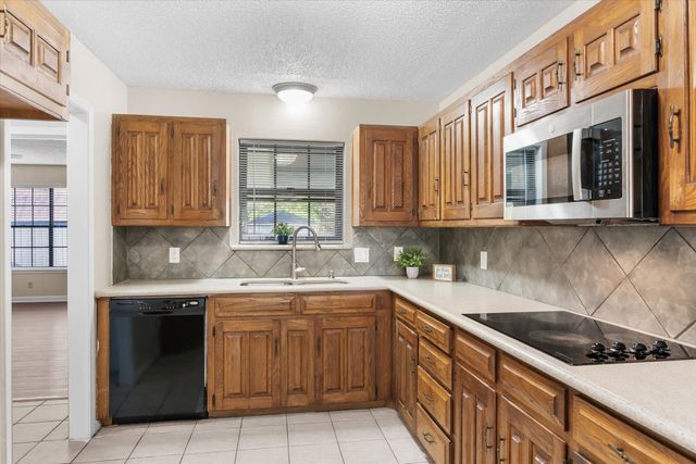 322 Juanita Avenue, Wills Point, TX 75169