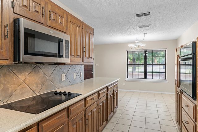 322 Juanita Avenue, Wills Point, TX 75169