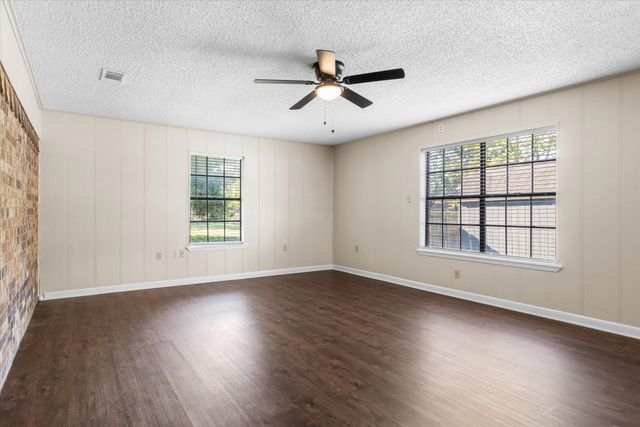 322 Juanita Avenue, Wills Point, TX 75169