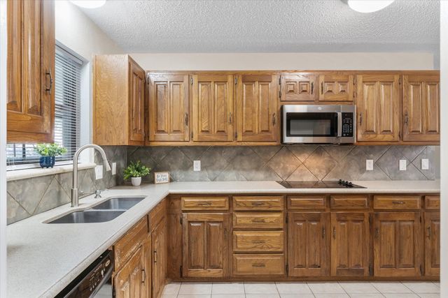 322 Juanita Avenue, Wills Point, TX 75169