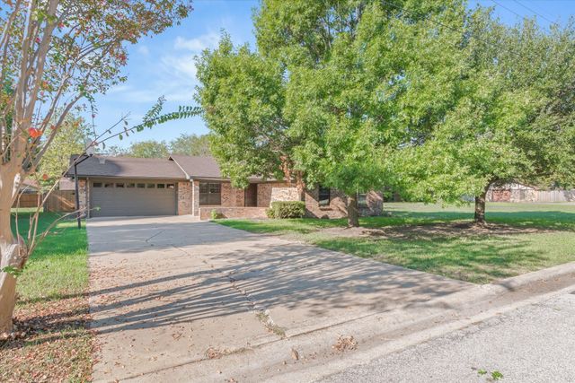322 Juanita Avenue, Wills Point, TX 75169