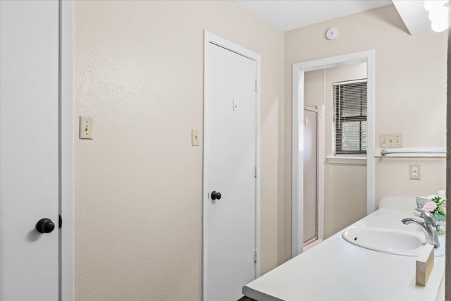 322 Juanita Avenue, Wills Point, TX 75169