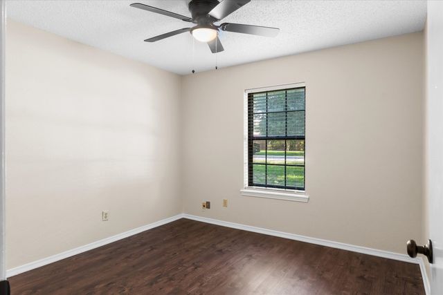 322 Juanita Avenue, Wills Point, TX 75169