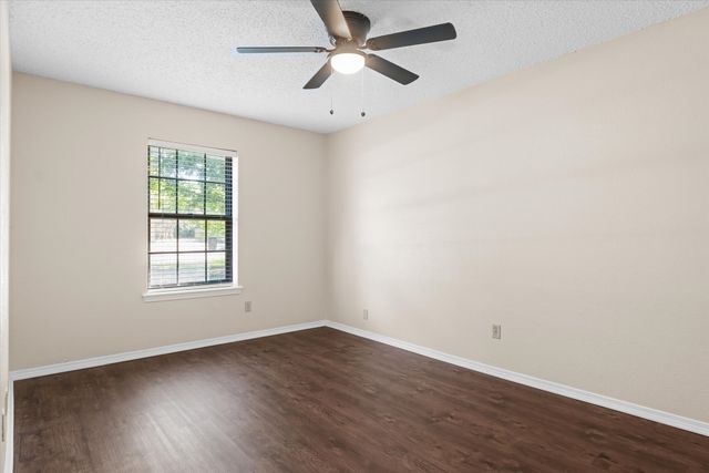 322 Juanita Avenue, Wills Point, TX 75169